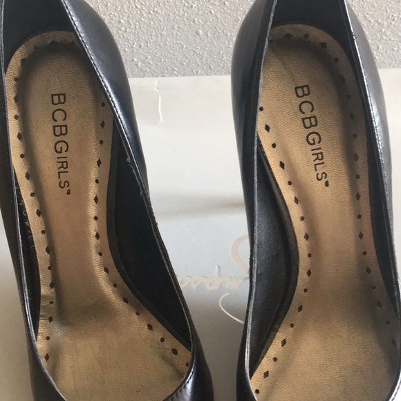 BCBG Shoes - Picture 6 of 6